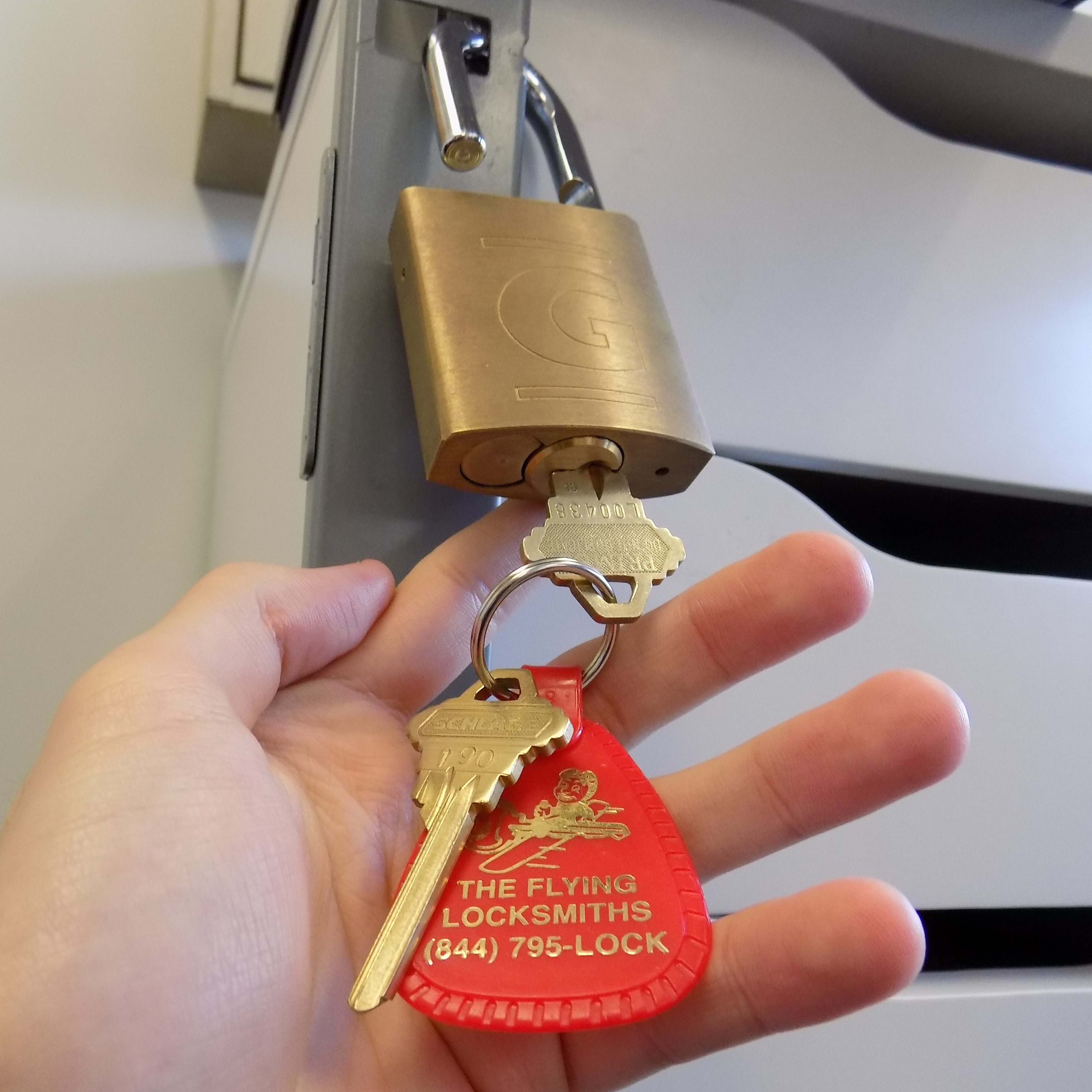 The Secret To Stronger Security: Padlocks, Surface Bolts & Their Uses - r2f7mt8