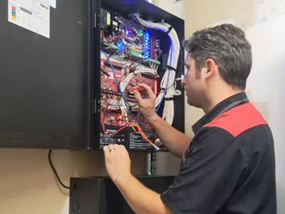 Security expert installs access control system in Memphis, TN